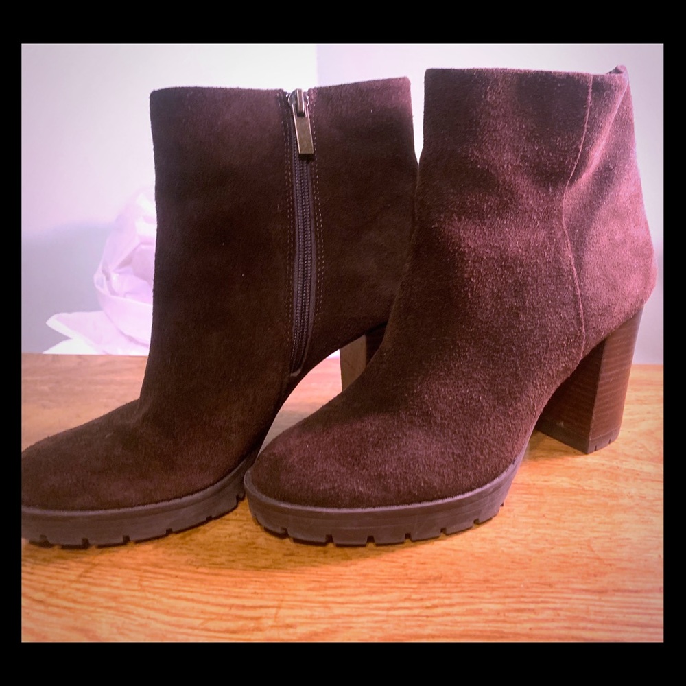 Women's ARTURO CHIANG Calinda Bootie BRAND NEW